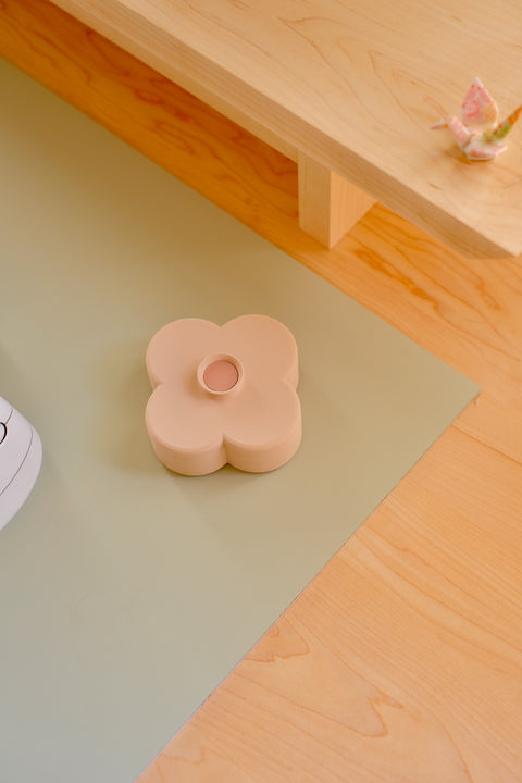 Fa Trinket Tray in Rose on the Matcha desk mat at the studio desk