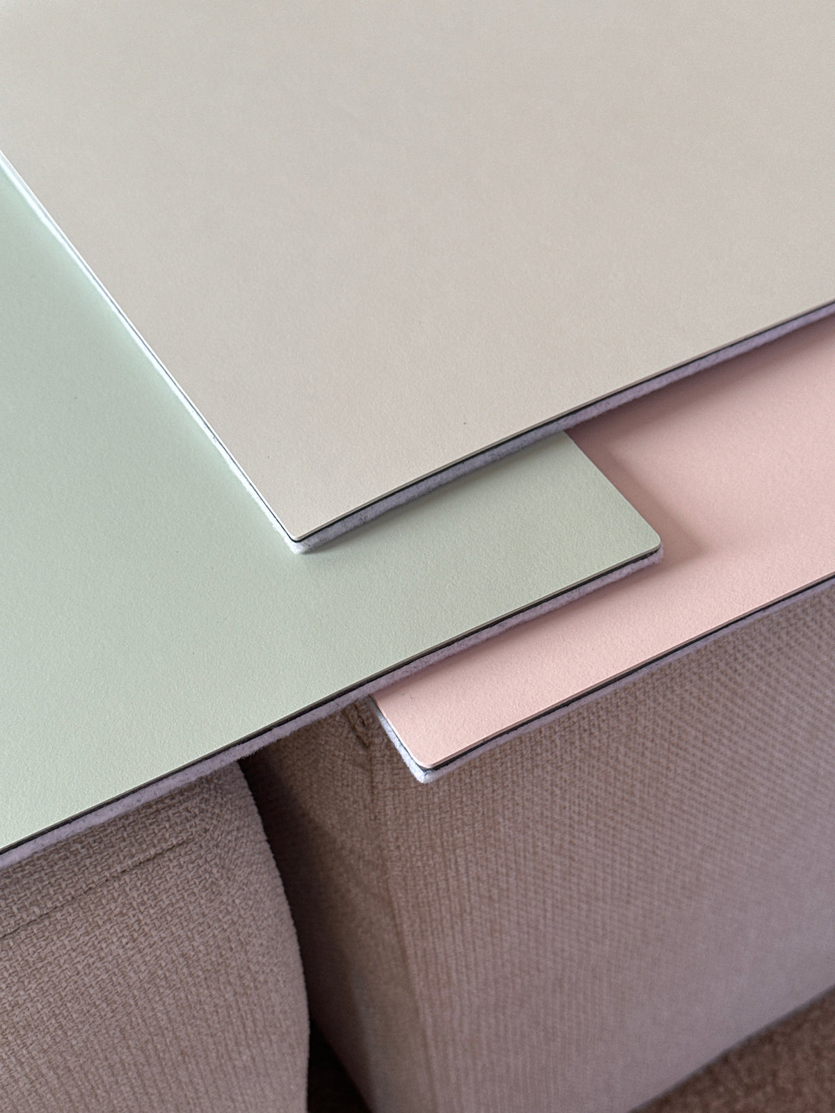 What Is Furniture Linoleum? The Natural Material on Our Desk Mat
