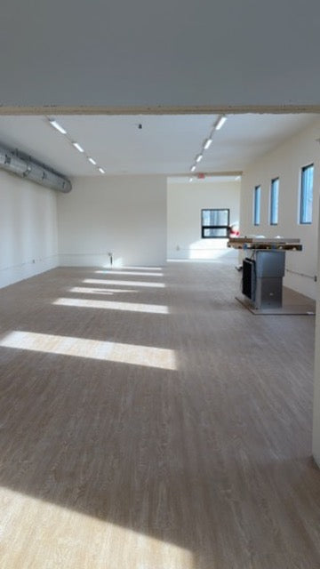 New warm oak floors in the studio, February 2025