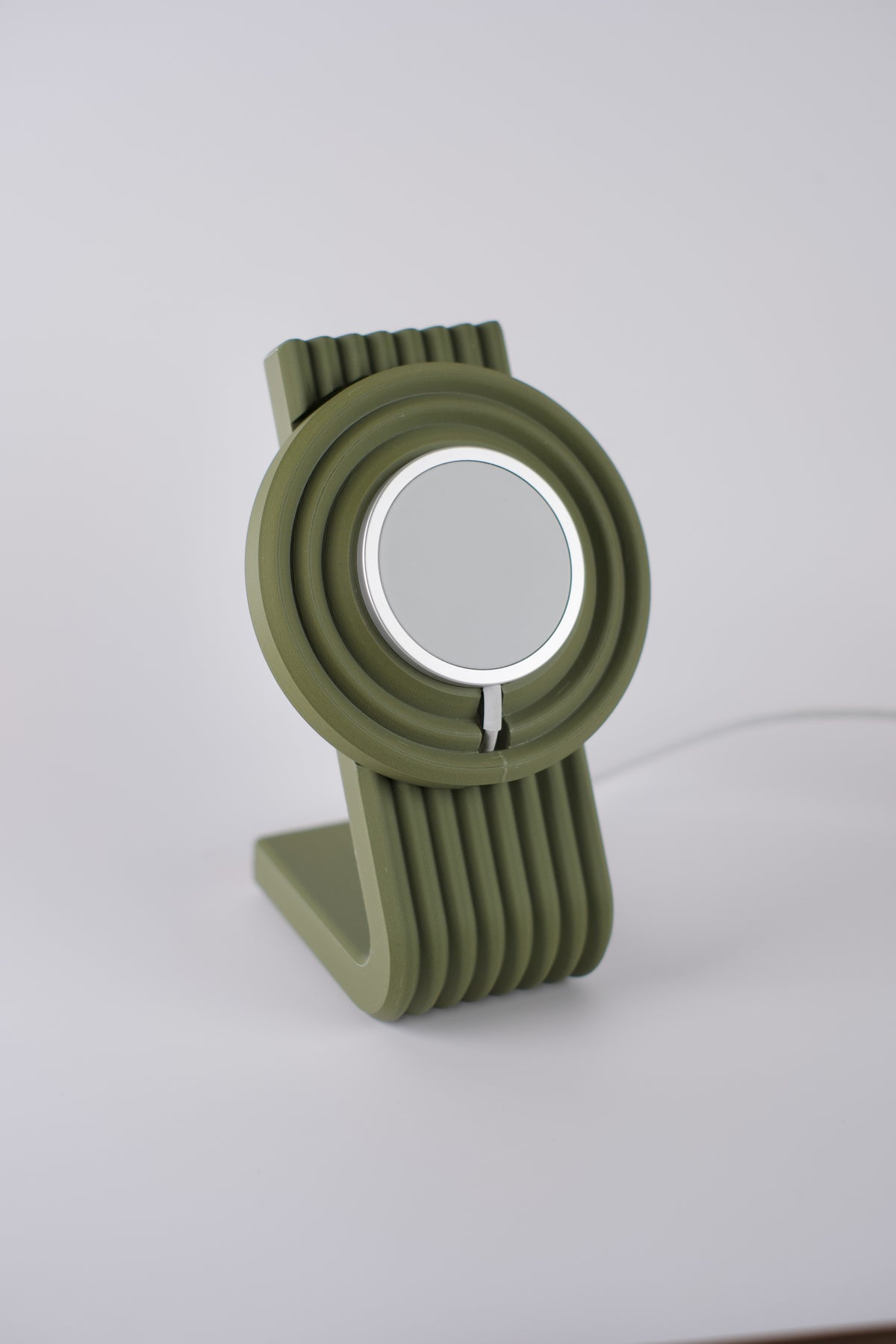 Zen MagSafe Charger Stand in olive