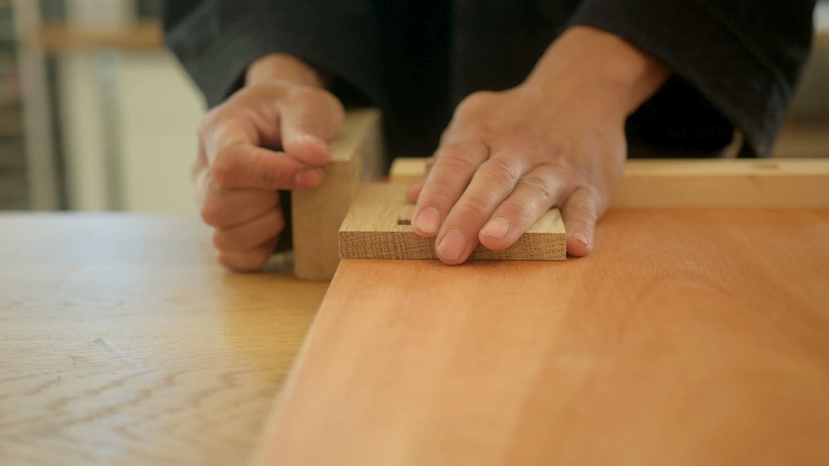Fitting a book stand joint by hand